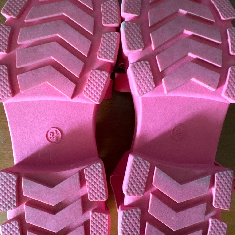 Pink platform buckle sandals - Picture 3 of 3